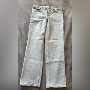 Abercrombie & Fitch The Straight Mid Rise Size 28